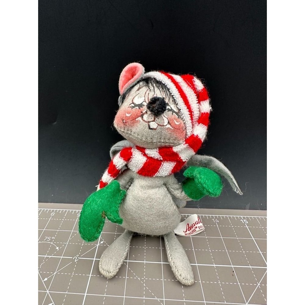 Anna Lee 5 inch 1980 Winter Christmas Mouse Cloth Figure